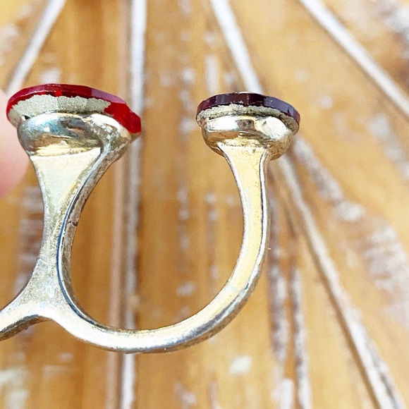 Used Gorgeous Gold Tone Three Finger Ring with Red Stones (one is broken!) - Picture 6 of 8